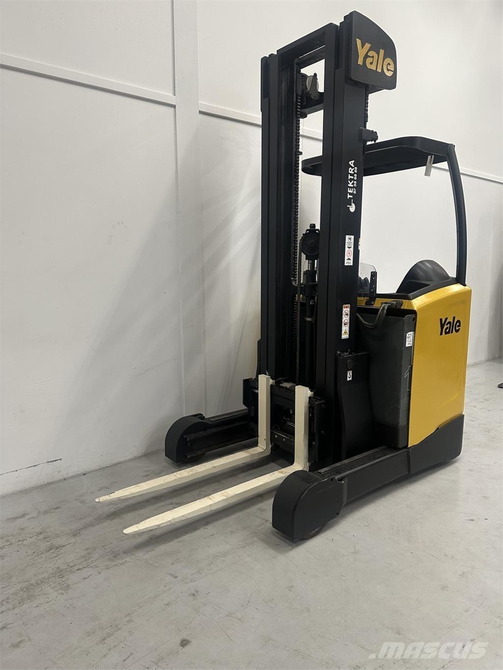 Yale MR14 Reachtruck voor hoog niveau