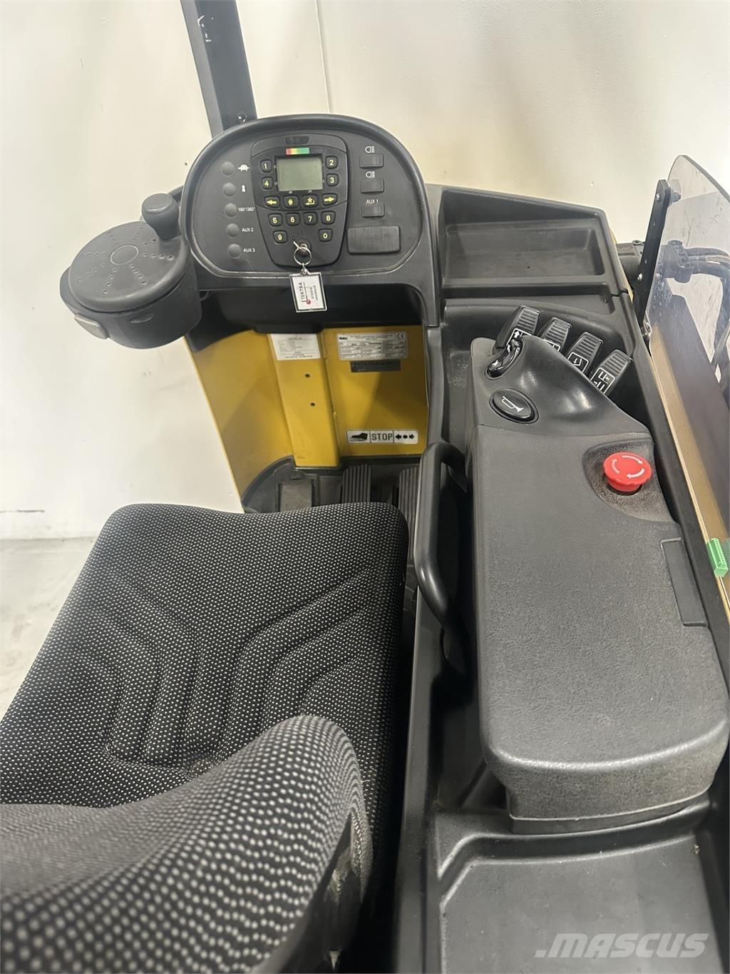 Yale MR14 Reachtruck voor hoog niveau