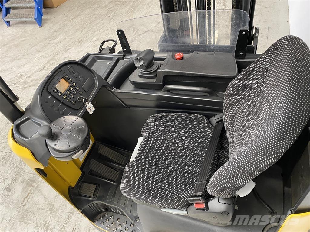 Yale MR16 Reachtruck voor hoog niveau