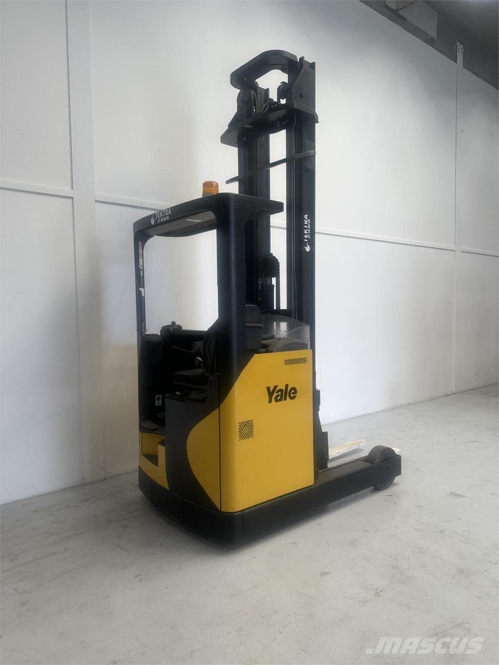 Yale MR16H Reachtruck voor hoog niveau