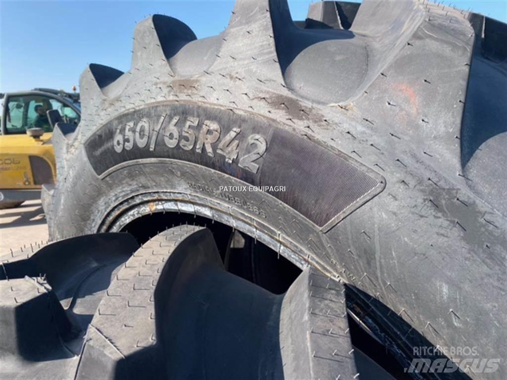 BKT 650/65R42 Banden, wielen en velgen