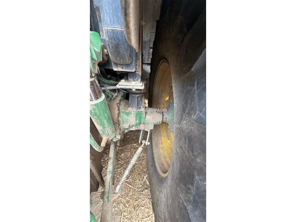 John Deere 6130R Tractoren