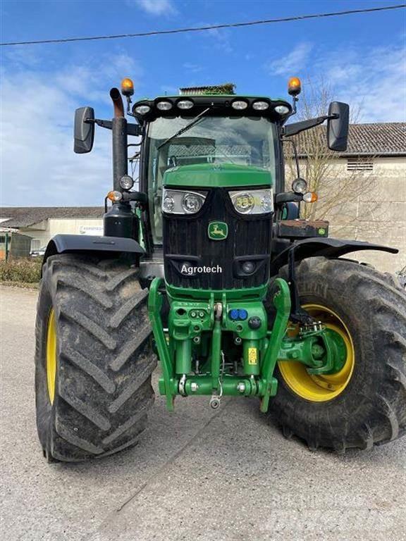 John Deere 6215R Tractoren