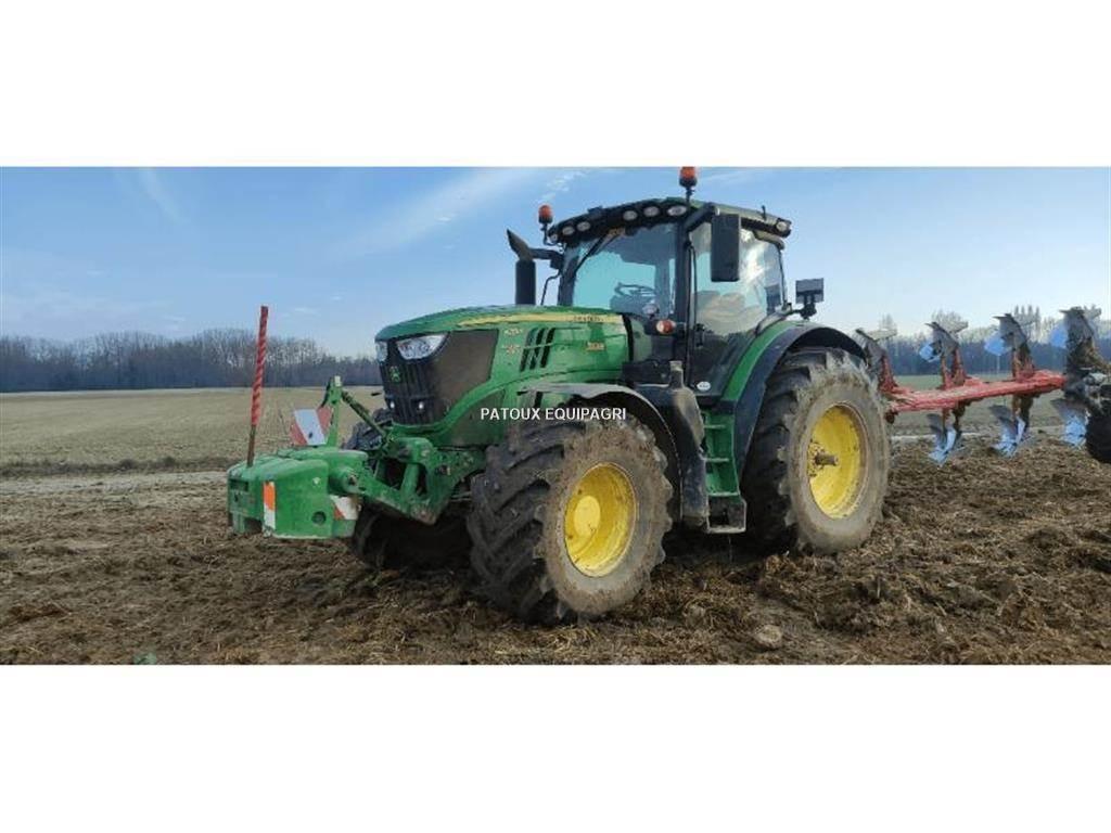 John Deere 6215R Tractoren
