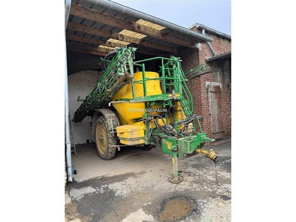 John Deere 832I Getrokken spuitmachines