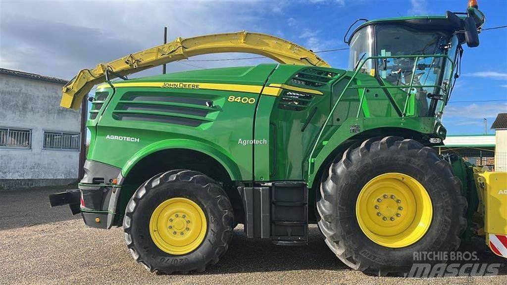 John Deere 8400 Getrokken veldhakselaar