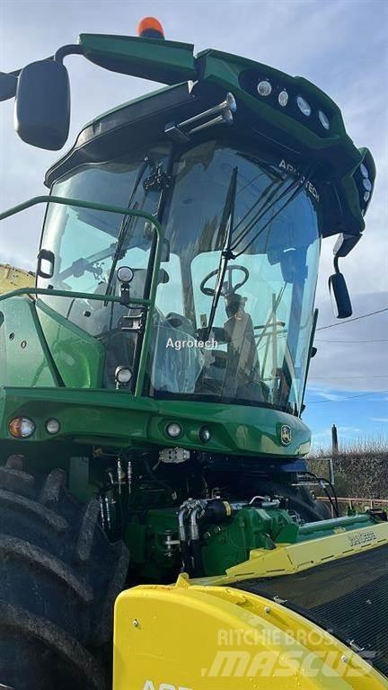 John Deere 8400 Getrokken veldhakselaar