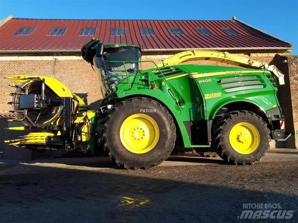 John Deere 8400 Getrokken veldhakselaar