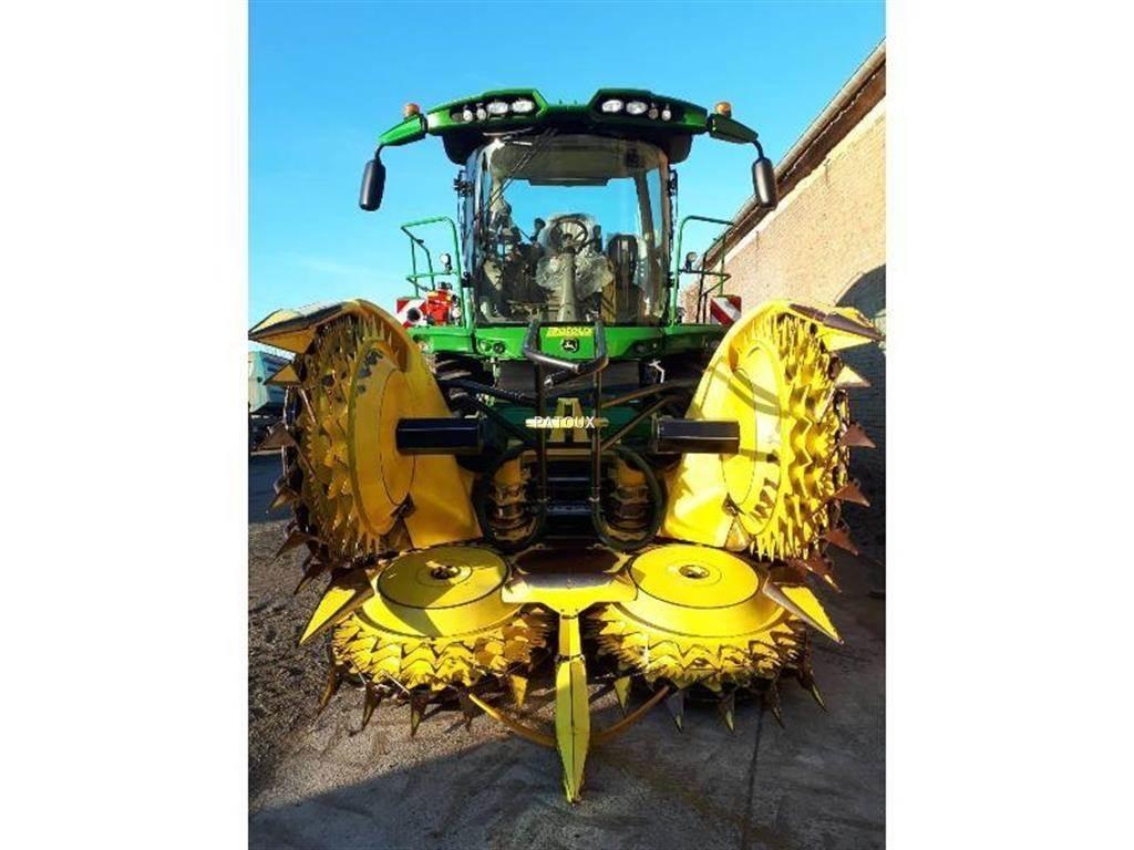 John Deere 8400 Getrokken veldhakselaar