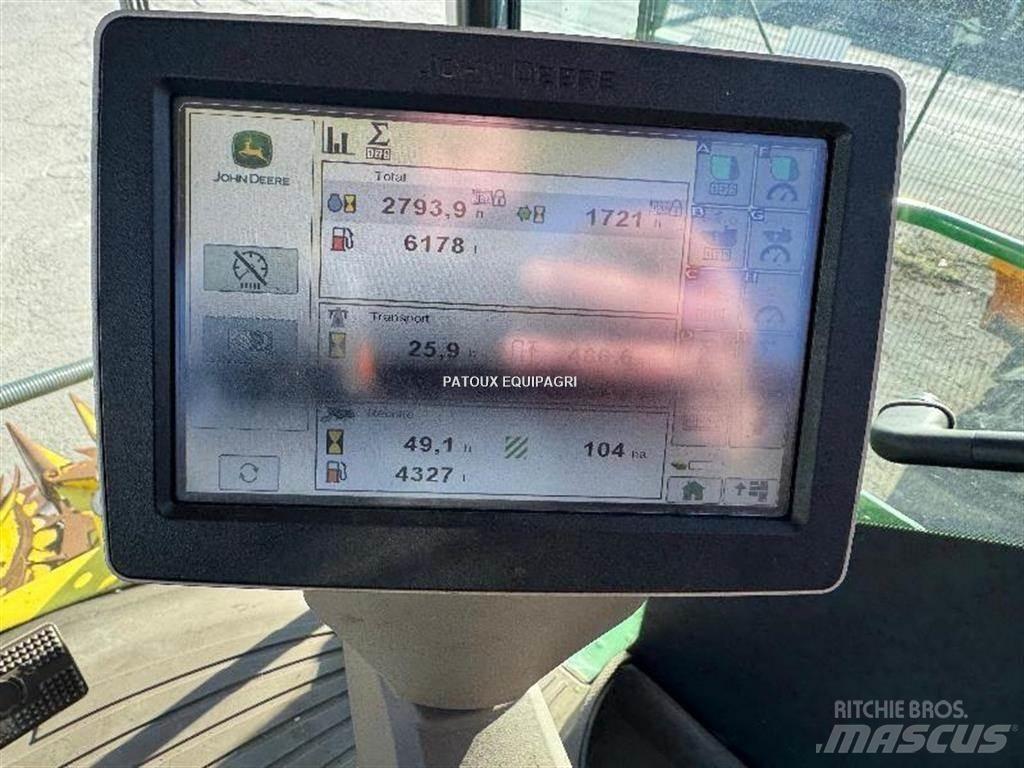 John Deere 8500 Getrokken veldhakselaar