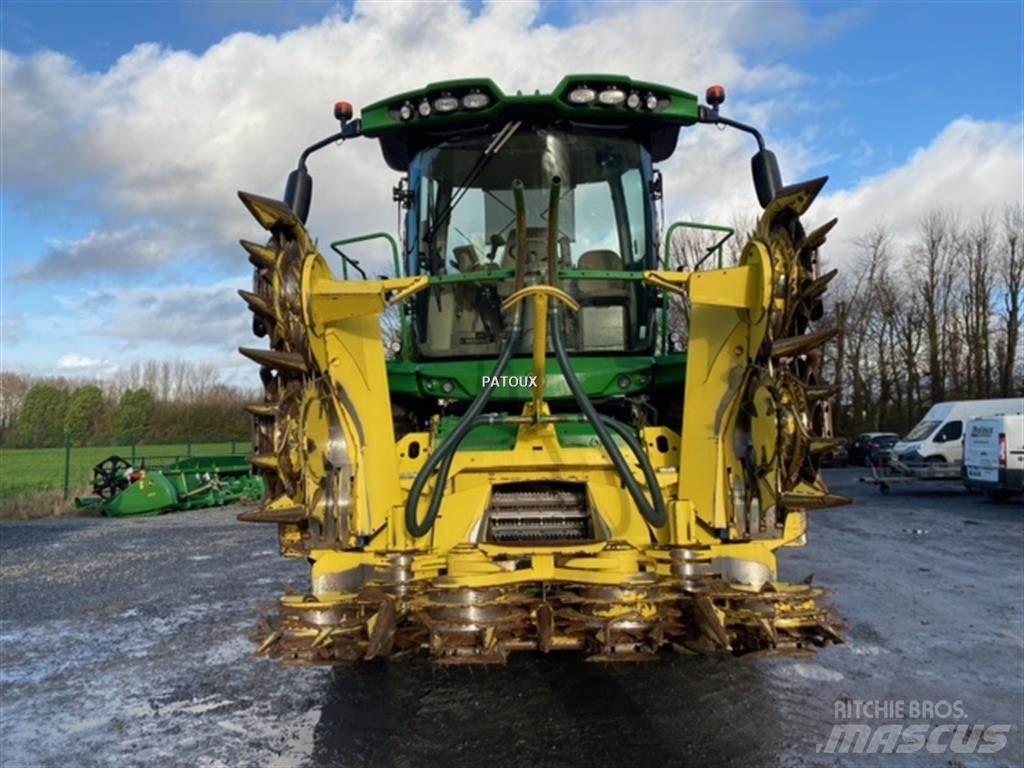 John Deere 8500 Getrokken veldhakselaar