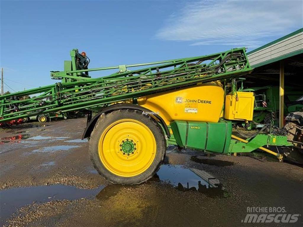 John Deere M740 Getrokken spuitmachines