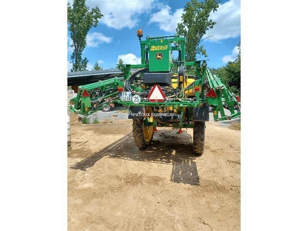 John Deere M740i Getrokken spuitmachines