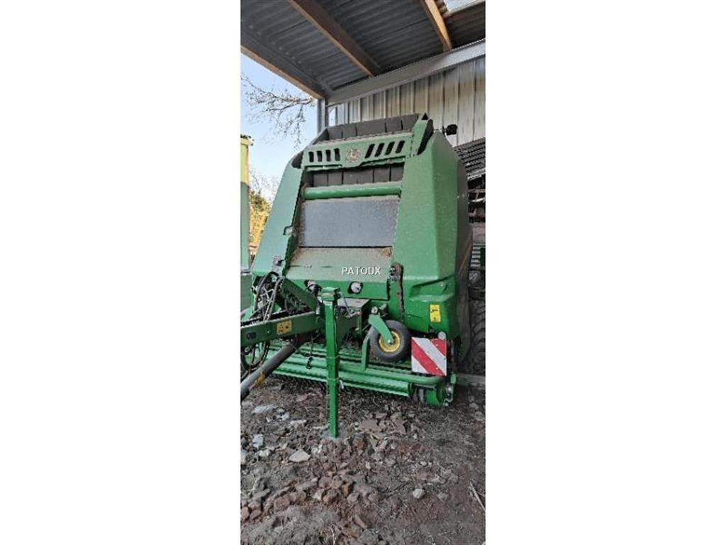 John Deere V461M Ronde-balenpersen
