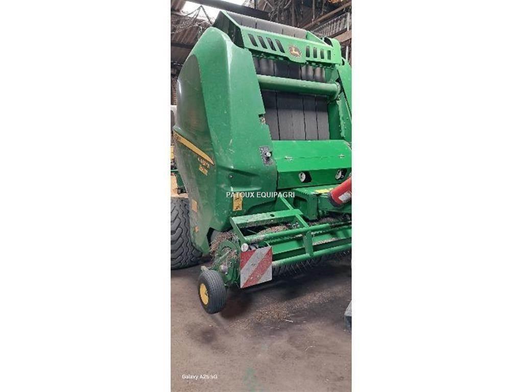 John Deere V461M Ronde-balenpersen