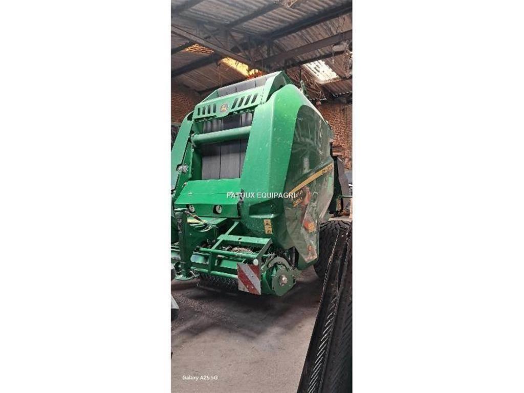 John Deere V461M Ronde-balenpersen