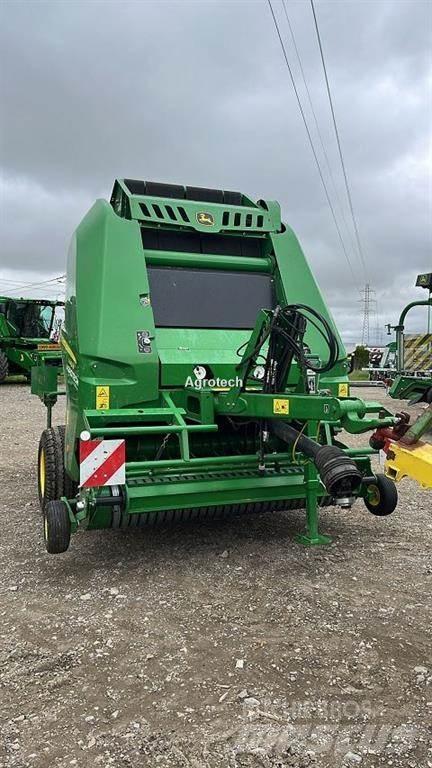 John Deere V461M Ronde-balenpersen