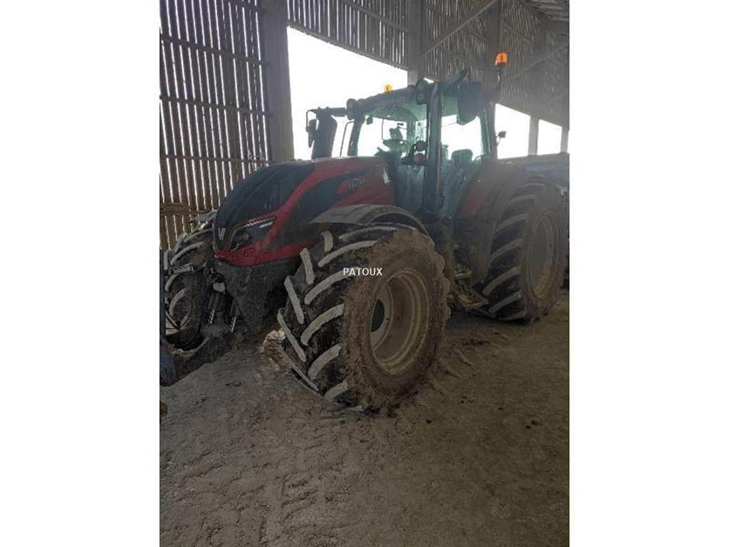 Valtra T214 DIRECT Tractoren