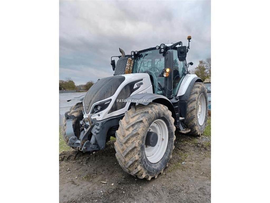 Valtra T214 DIRECT Tractoren