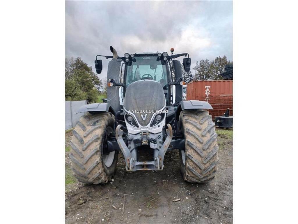 Valtra T214 DIRECT Tractoren
