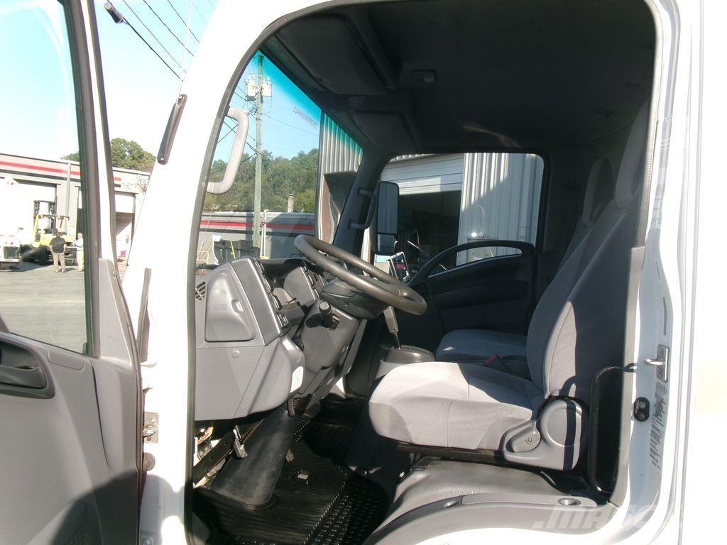 Isuzu NPR Bakwagens met gesloten opbouw