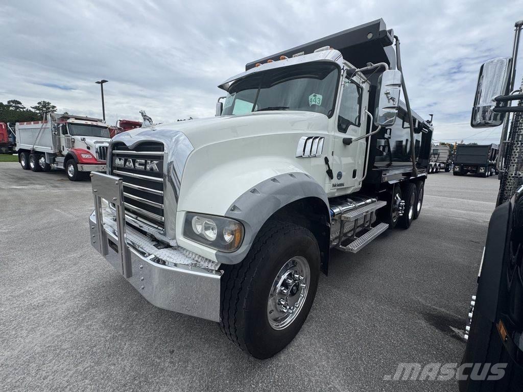 Mack Granite Kipper