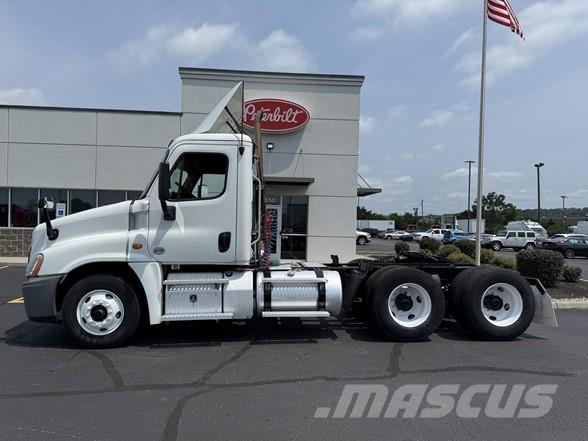 Freightliner CASCADIA 113 Trekkers