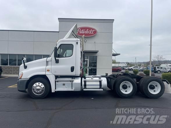 Freightliner CASCADIA 116 Trekkers