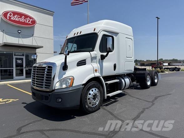 Freightliner CASCADIA 116 Trekkers