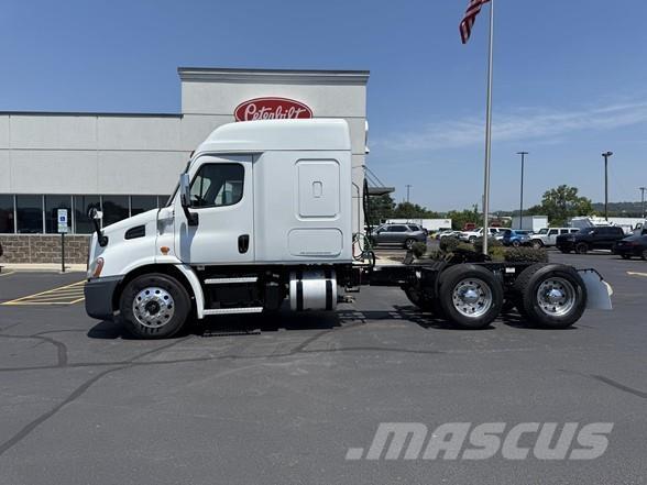 Freightliner CASCADIA 116 Trekkers