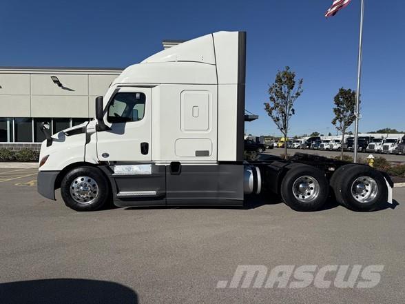 Freightliner CASCADIA 116 Trekkers