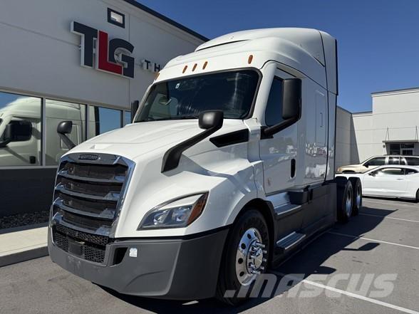 Freightliner CASCADIA 116 Trekkers