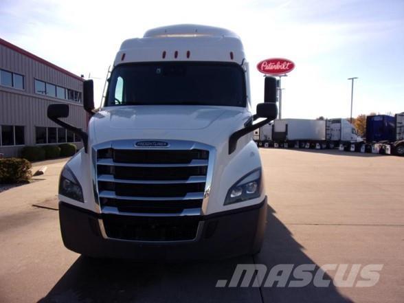 Freightliner CASCADIA 116 Trekkers