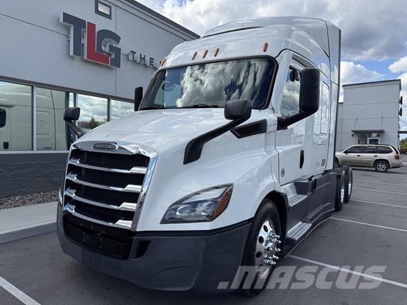 Freightliner CASCADIA 116 Trekkers