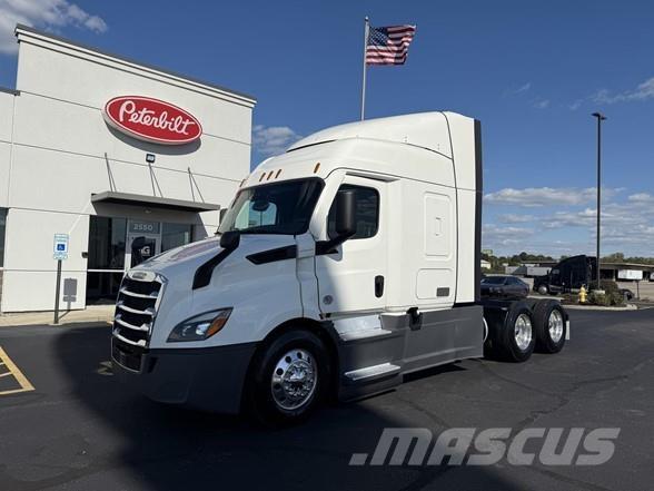 Freightliner CASCADIA 116 Trekkers