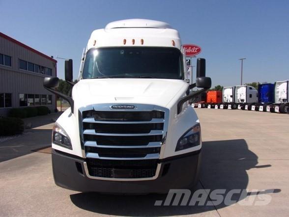 Freightliner CASCADIA 116 Trekkers