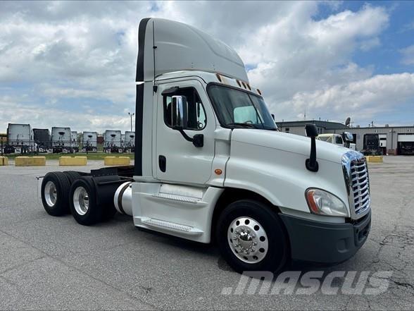 Freightliner CASCADIA 125 Trekkers