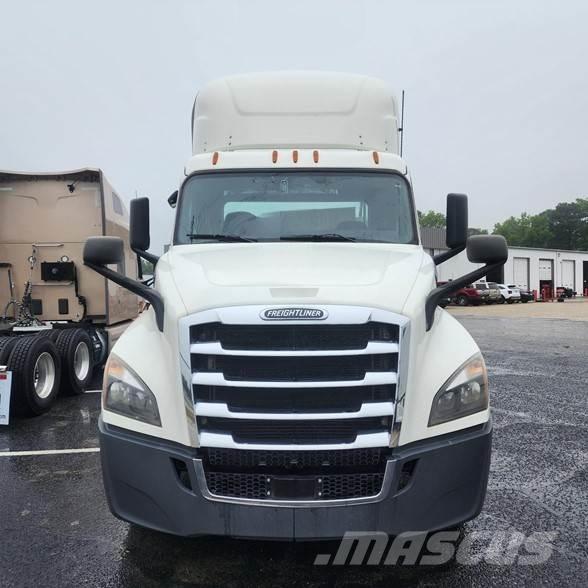 Freightliner CASCADIA 126 Trekkers
