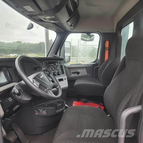 Freightliner CASCADIA 126 Trekkers