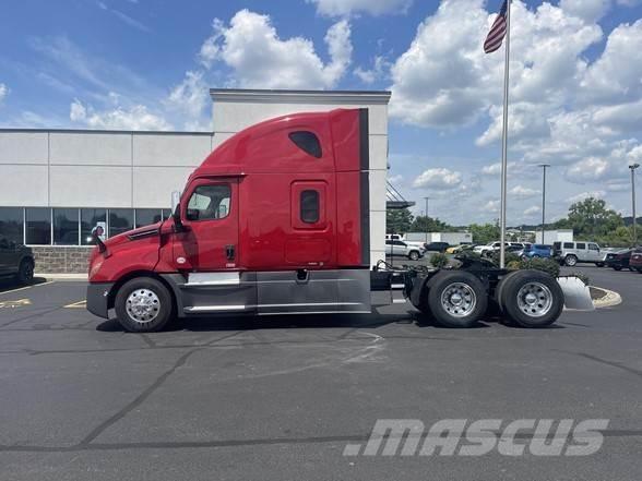 Freightliner CASCADIA 126 Trekkers