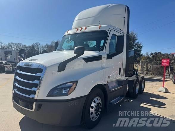 Freightliner CASCADIA 126 Trekkers