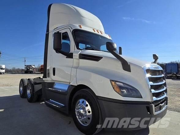 Freightliner CASCADIA 126 Trekkers