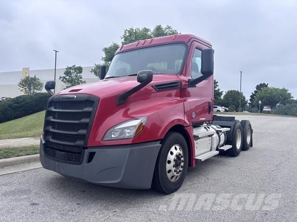 Freightliner CASCADIA 126 Trekkers