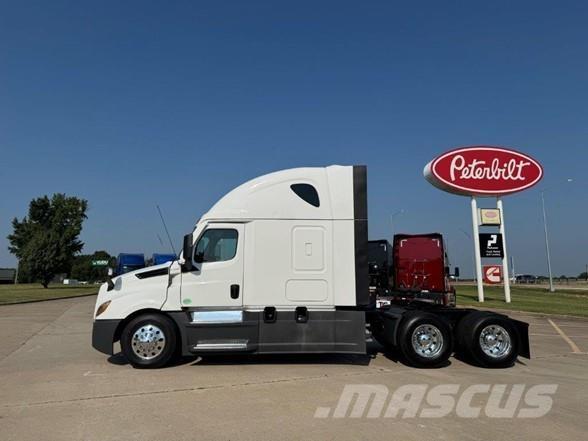 Freightliner CASCADIA 126 Trekkers