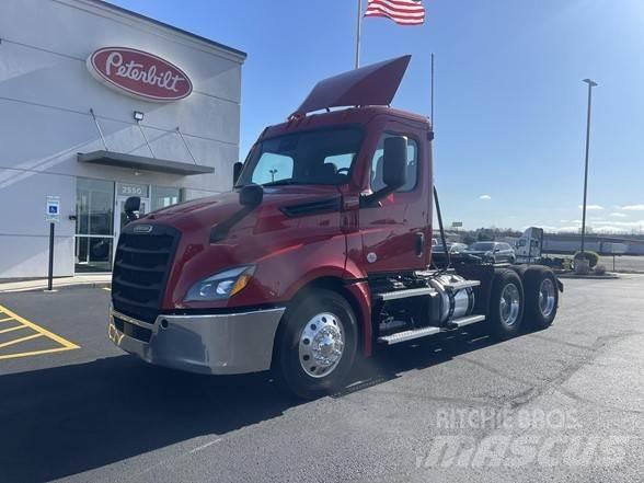 Freightliner CASCADIA 126 Trekkers