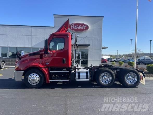 Freightliner CASCADIA 126 Trekkers