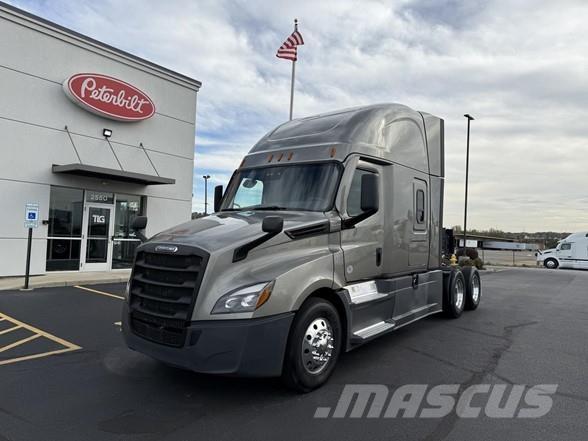 Freightliner CASCADIA 126 Trekkers