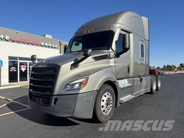 Freightliner CASCADIA 126 Trekkers