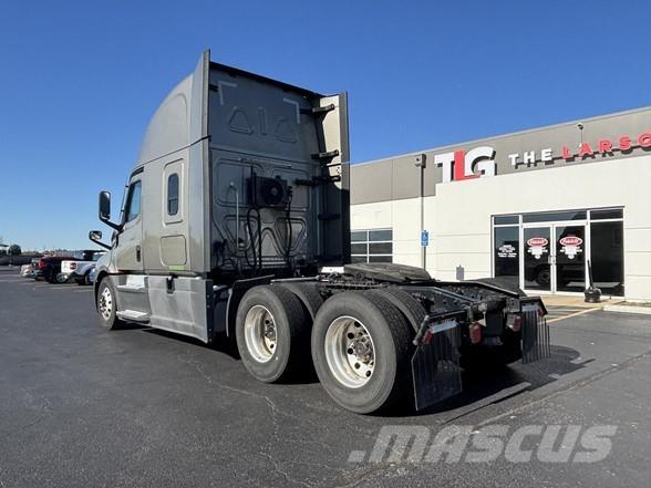 Freightliner CASCADIA 126 Trekkers