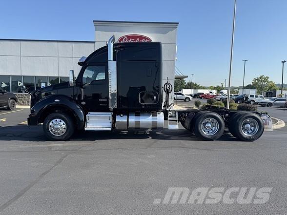 Kenworth T880 Trekkers